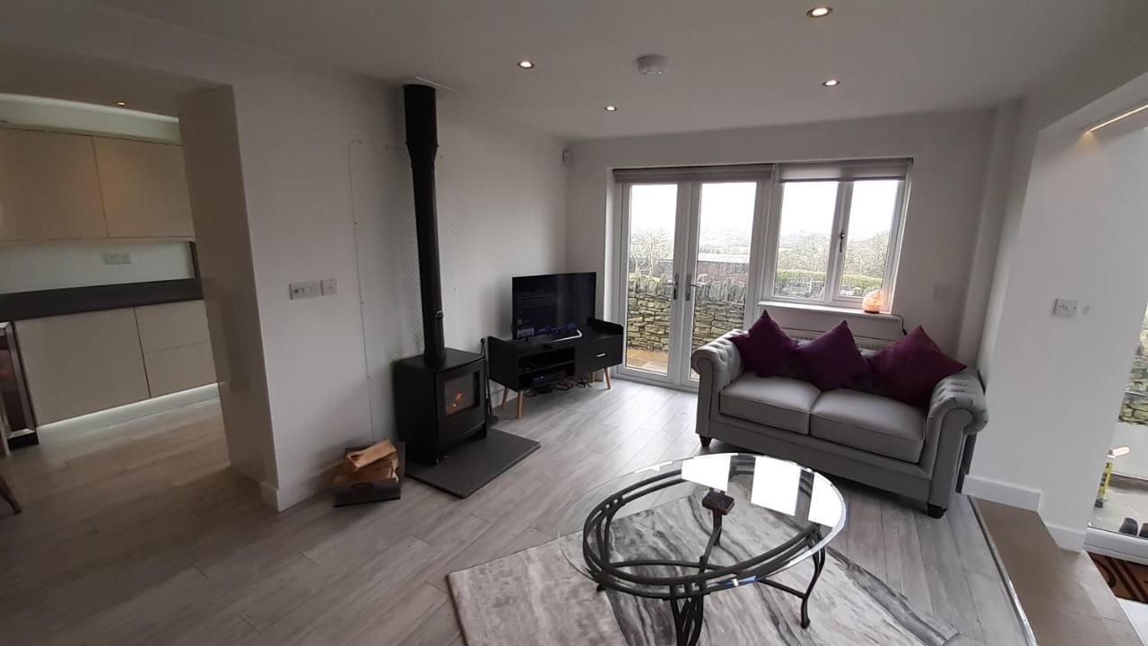Lane End Cottage Holmfirth - Panoramic Views, Modernised With Offroad Parking Exterior photo